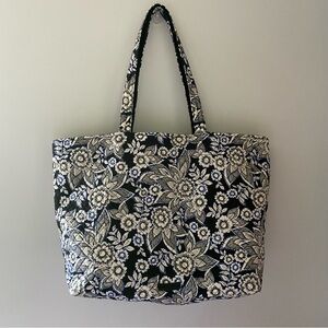 Vera Bradley Iconic Grand Tote in Snow Lotus EUC